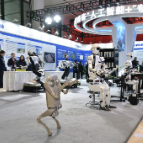 湘聚算力 | 具身智能照进现实 机器人成计算大会焦点