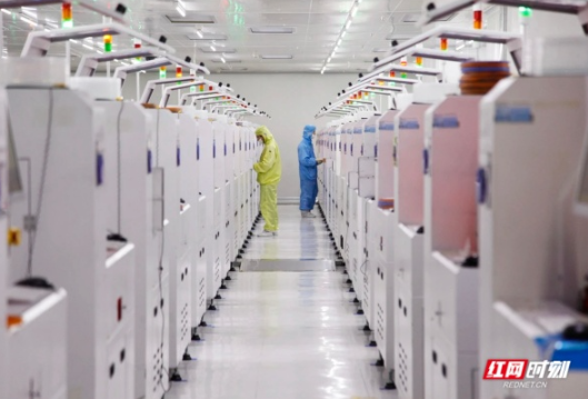 应对春节大考，华磊光电300余名“芯片守护人”日夜奋战