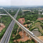 长赣高铁湖南段迁改迎重大突破 首条110千伏高压线迁改顺利完成