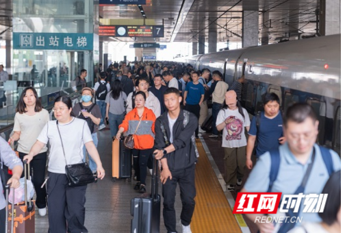 “五一”假期第四天 广铁集团预计发送旅客267.9万人次