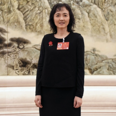 两会湘声丨全国人大代表戴茵：破除跟团游“年龄门槛”，让老年人安心出游