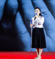 黄莺：从黑暗走向光明，让融合之光照亮更多人丨破茧・追光