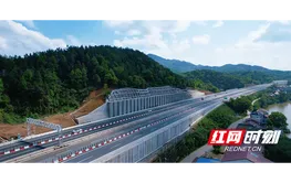 双向八车道 沪昆高速金醴扩容项目通车