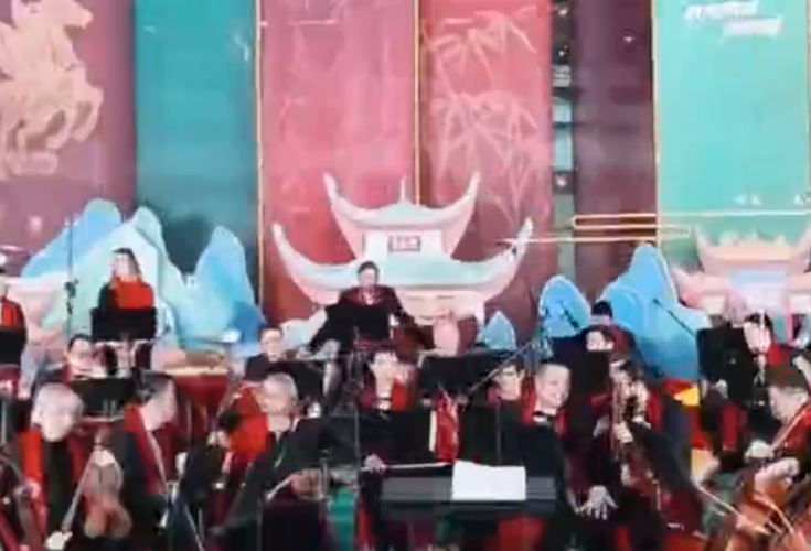 当春运遇上音乐会 长沙机场一场交响乐奏响湖湘迎宾曲