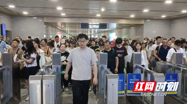 10月2日国铁广州局预计发送旅客279.1万人次 加开多趟往长沙南等地临客