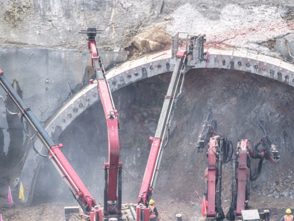 茶绕高速白石隧道顺利进洞  隧道工程进入主体施工新阶段