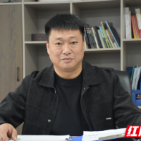 “箱”亲“箱”爱丨蓝山勤工箱包有限公司陈伟:以“传帮带”织就产业纽带 用“分订单”共绘发展蓝图