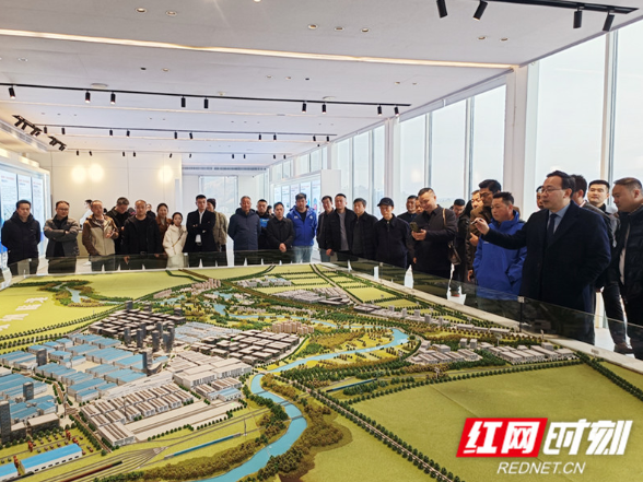 江苏省知名企业家、商协会代表到永州陆港开展考察交流活动