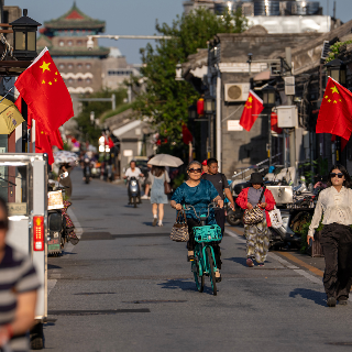组图丨23万面国旗飘扬在北京街头