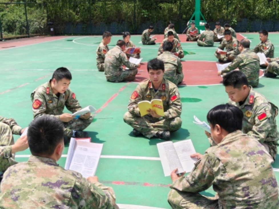 邵阳新宁县人武部开展主题读书活动 训练场上书香浓