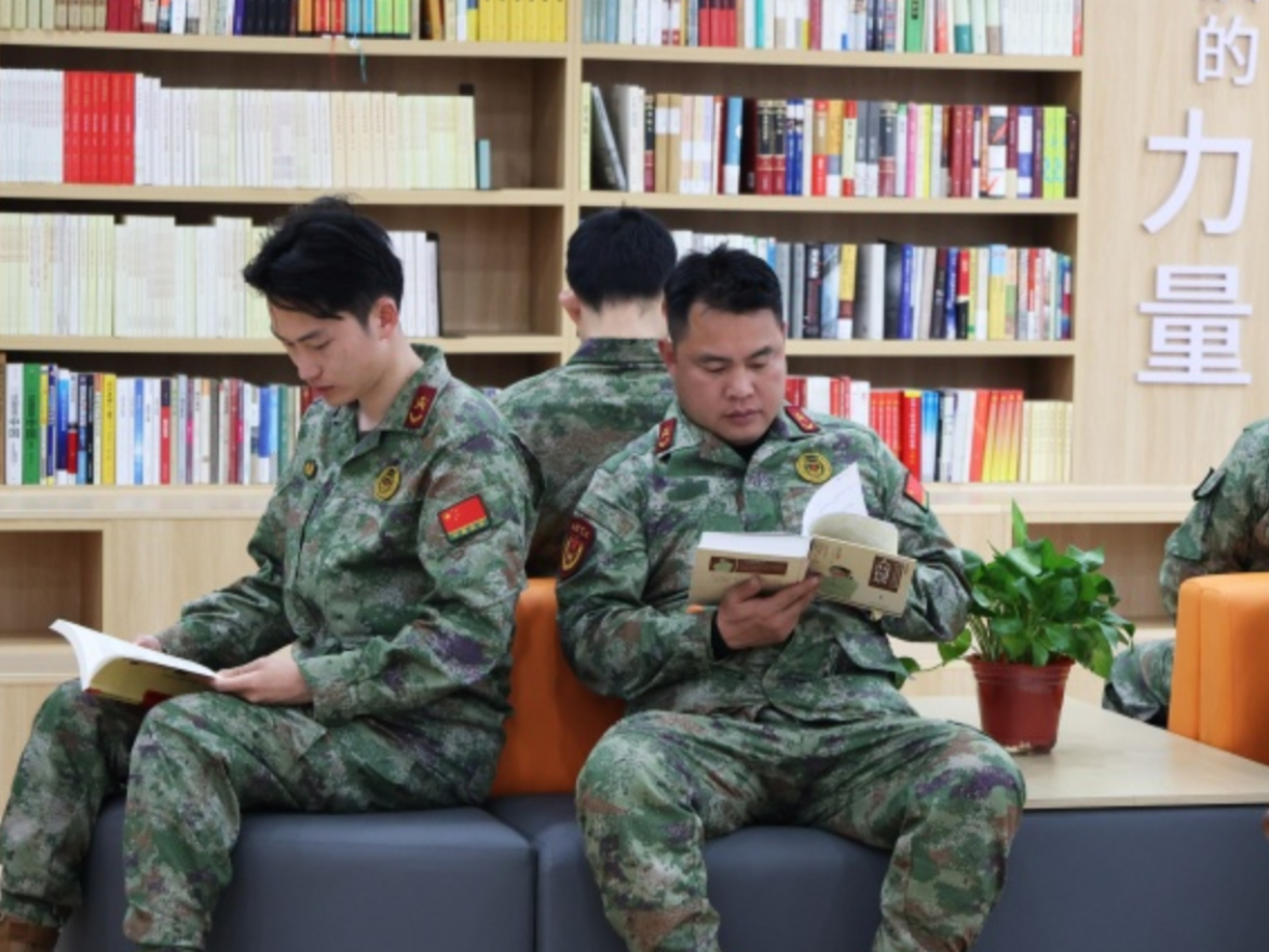 铁骨亦染书香气  邵阳北塔区人武部开展“书香砺剑”读书日主题活动