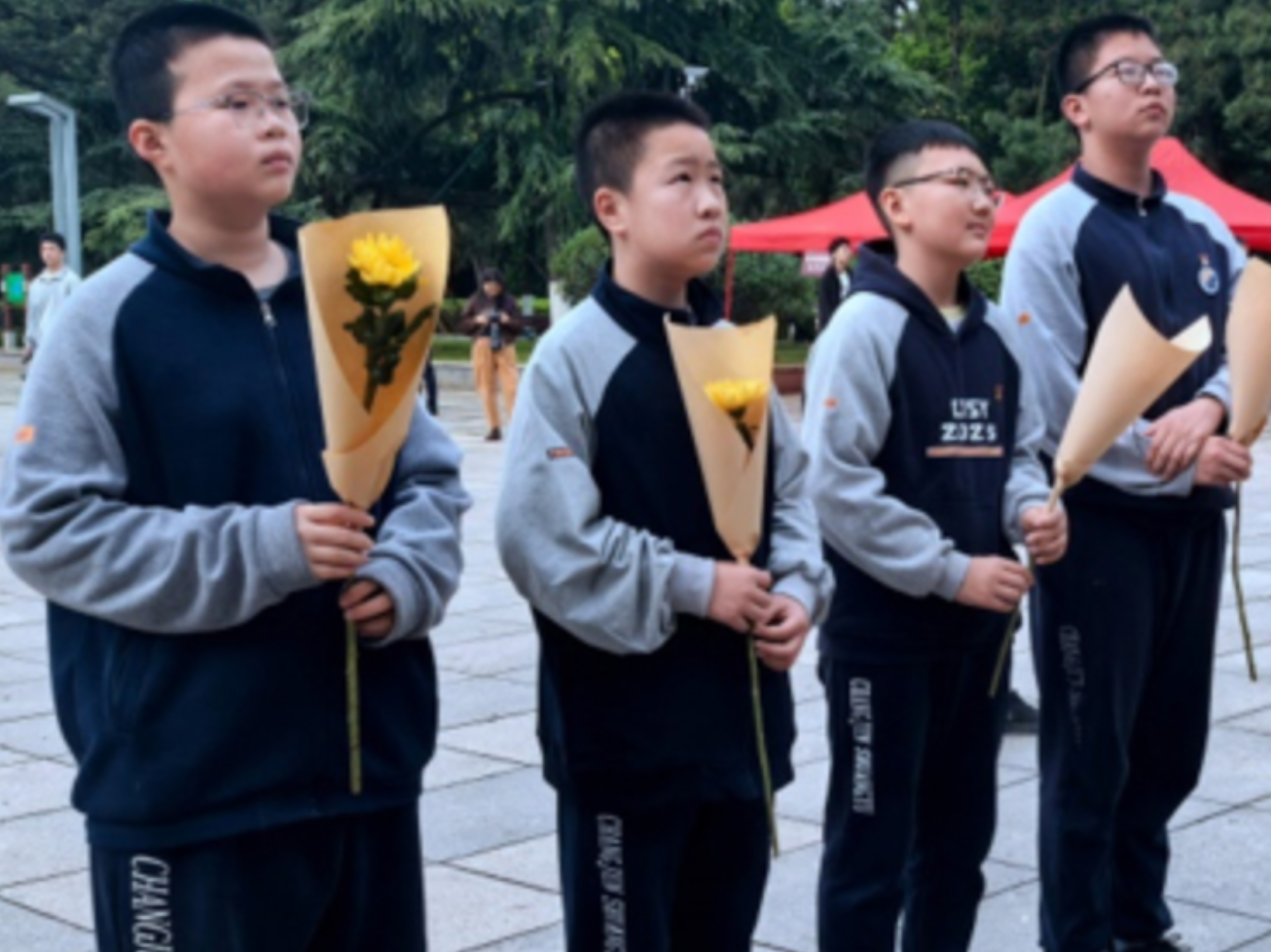 清明祭英烈，少年承初心——长沙学子开展清明祭扫活动