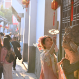 好评中国丨春日经济供需两旺，点燃高质量发展“春引擎”