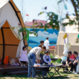 好评中国丨清明客流迎高峰 流动中国显活力