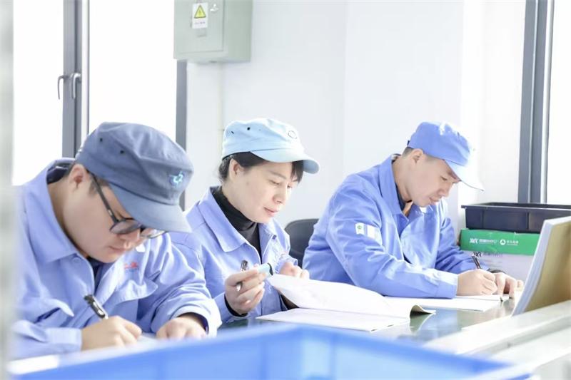 (图片)实干攻坚显担当 聚力奋进勇争先.jpg (图片)实干攻坚显担当 聚力奋进勇争先.jpg