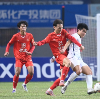 湘超怀化队幕后群像:聚光灯之外,他们托起绿茵梦想