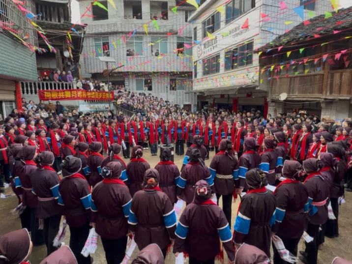 当“抢腊咩”遇上“网络热词” 通道“月地瓦”玩出新花样