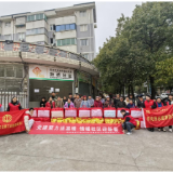 新春走基层丨怀化职工志愿者走进社区 慰问困难家庭