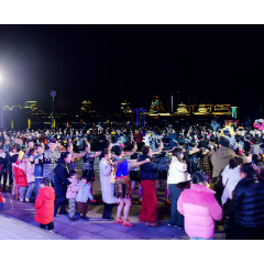 视频 | 百姓大舞台   新春乐开怀   新晃“百姓大舞台”群众文艺汇演好戏连连