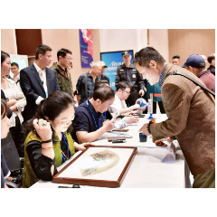 视频丨湖南省博物馆专家公益鉴宝现场  全怀化的收藏家都带着传家宝来了
