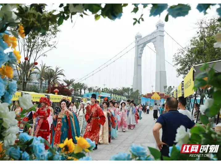 组图丨百幅摄影作品亮相怀化东盟集 2026年中国旅游日怀化主题活动启动