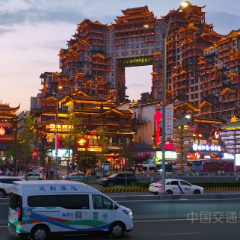 张家界城景巴士：从“站到站”到“景连景”