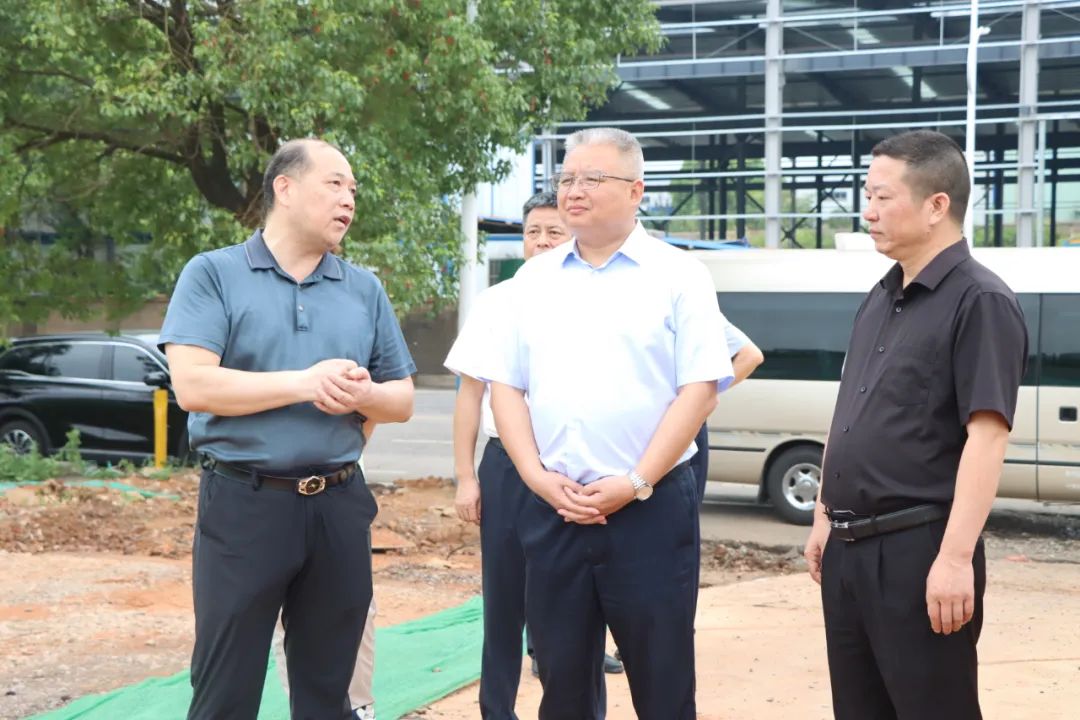 湘潭高新区党工委书记蒋文龙深入项目调研。.jpg