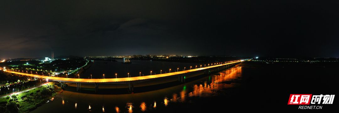 8、湘潭芙蓉大桥 历史沿革：该桥于2015年3月31日试通车，主桥长1610米。连接岳塘区与湘潭县，直通武广高铁株洲站，拓展城区30平方公里，终结了大型货车穿城历史。.jpg