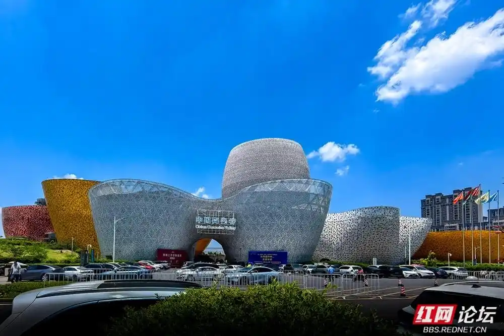 醴陵的“中国陶瓷谷”.png