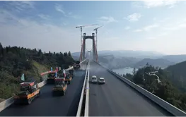 通车在望！洞庭溪沅水特大桥完成沥青桥面摊铺