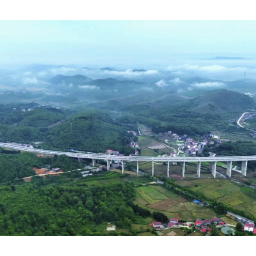 通车一年多,这条高速为湘西经济按下了“加速键”!