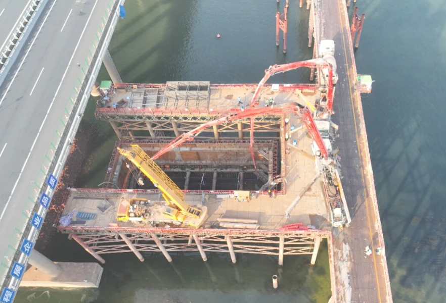 洣水特大桥首个主墩承台顺利浇筑!G4湖南段又一扩容项目加速推进