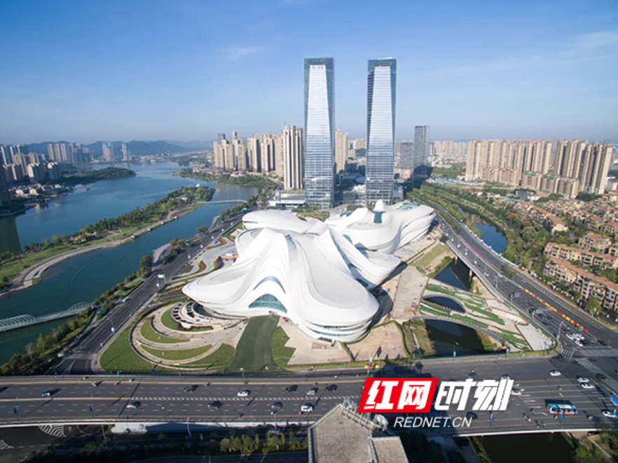 何朝晖赴企业调研“湘企出海”工作
