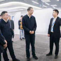 周健、何朝晖走访湘江新区重点企业