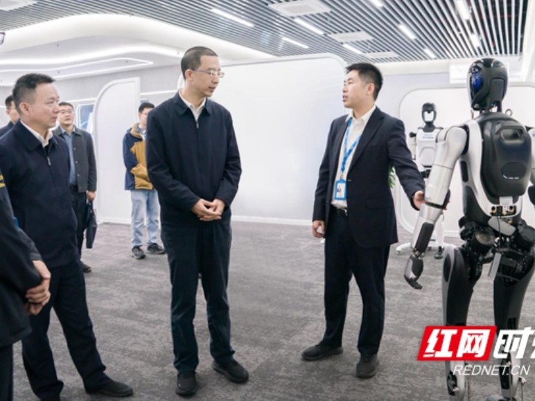 周健、何朝晖走访湘江新区重点企业