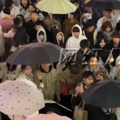 视频｜伞挤着伞，人叠着人！冷雨的跨年夜，长沙热浪冲天