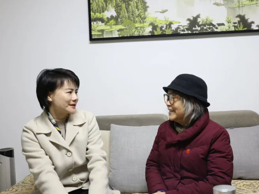 崔晓蒋君开展春节走访慰问