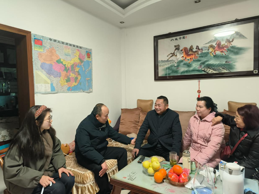 情暖芙蓉 精准关怀绘就企业退休人员幸福底色