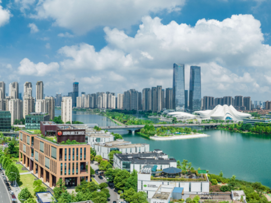 邹特主持召开湖南湘江新区管委会（长沙高新区管委会）主任会议（岳麓区政府常务会议）