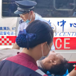 站内乘客突发疾病  长沙地铁紧急救助为生命护航