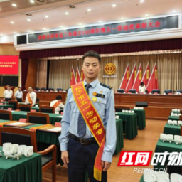 十米车厢磨匠心 平凡之途一路生花
