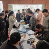 新化县白溪镇：干群同心献热血 爱心涌动暖寒冬