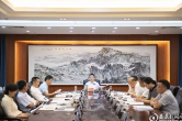 何朝晖：持续发力纵深推进集中整治 让群众看到变化见到成效得到实惠