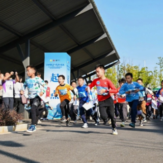 1200余人用脚步丈量靖港古镇 2025长沙亲子定向越野挑战赛开跑