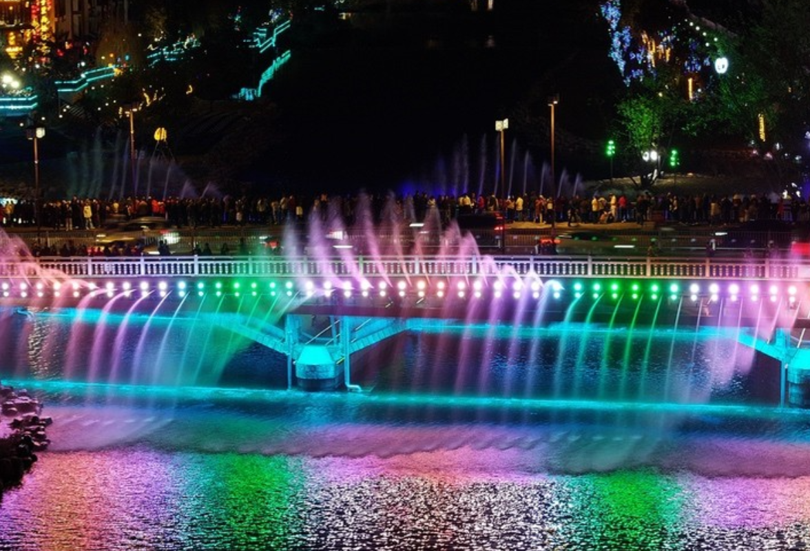 张家界索溪河夜未央!山水披“彩衣”成夜游新宠