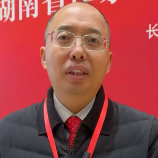 代表们的代表作 | 纪红建：3年行走202个村庄，他用脚步丈量《乡村国是》