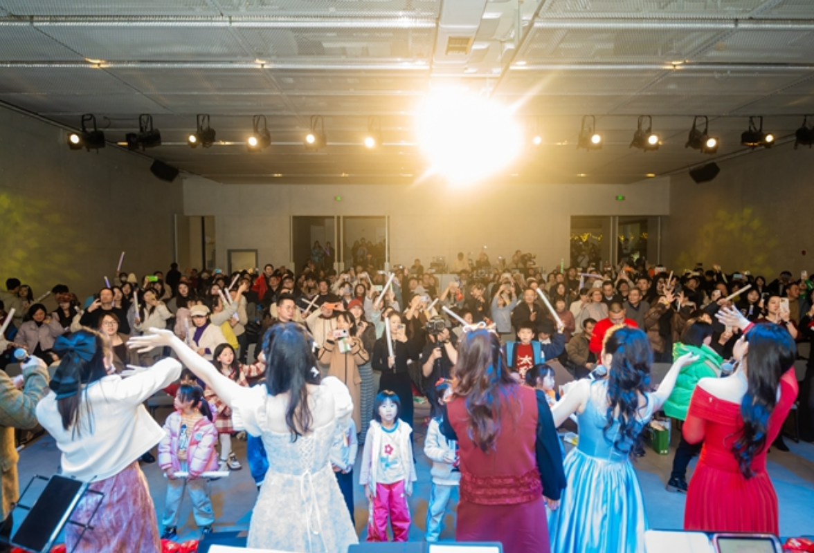 艺术之光点亮新年:湖南演艺集团跨年演出精彩呈现