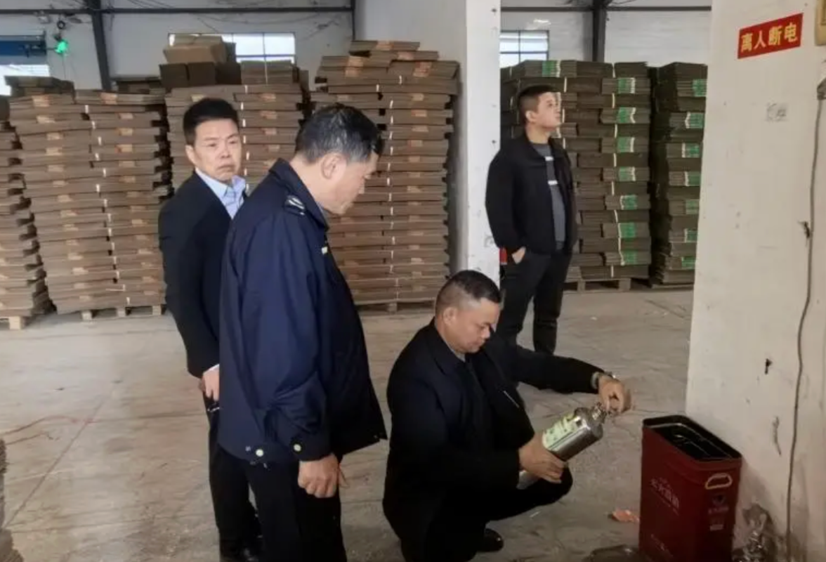 娄底丨娄底市新闻出版局开展出版物文化市场检查