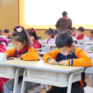 湖南多地开展“护苗·绿书签行动”主题宣传活动