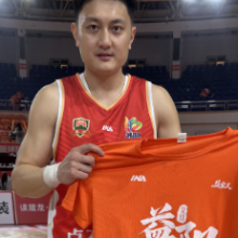 视频｜“我为城市而战！”足篮“两栖”球员卢曦菱亮相湘BA